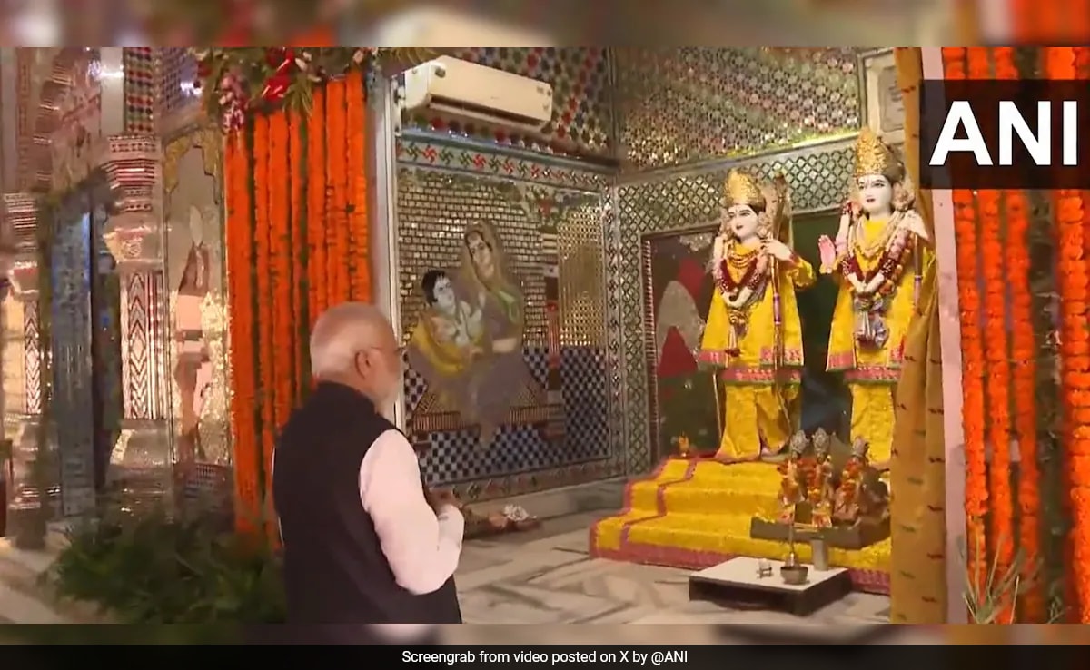 PM Modi Offers Prayers At Kanch Mandir In Poll-Bound Madhya Pradesh