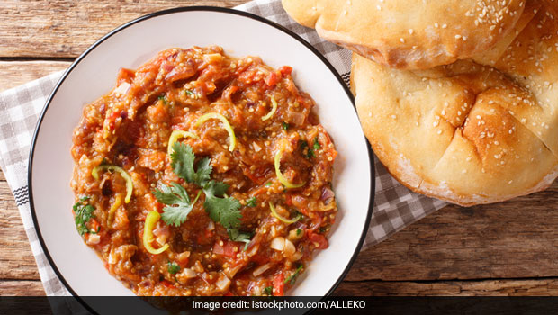 Looking For An Easy And Quick Indian Dinner Recipe? Try Punjabi Baingan Bharta