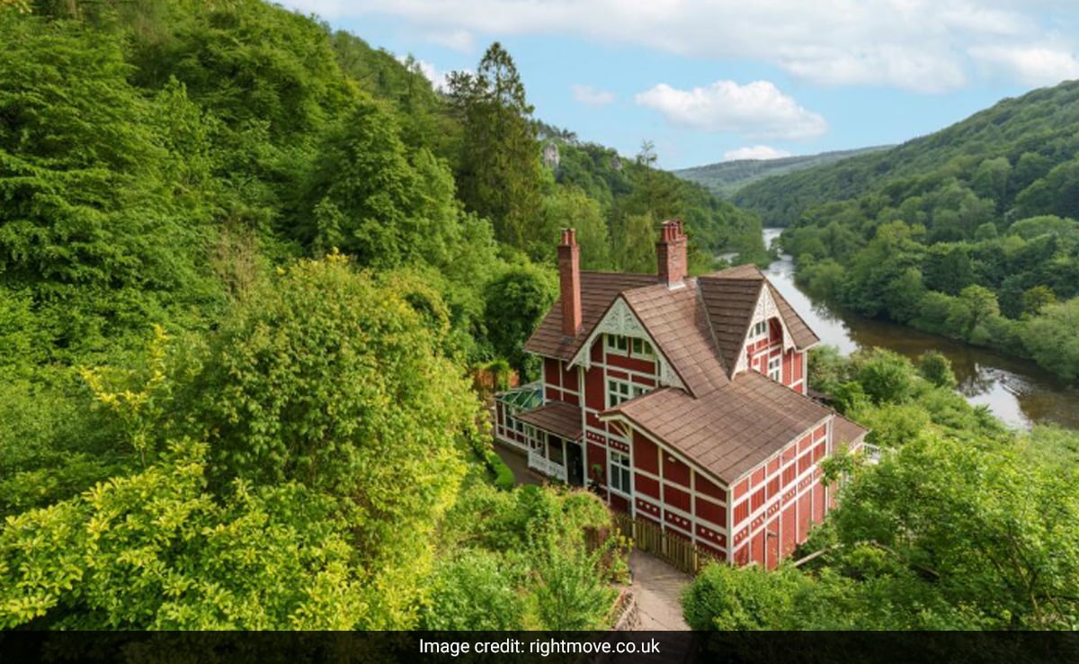 Iconic House From Netflix Show 'Sex Education' Up For Sale