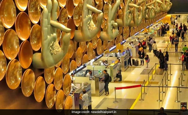 Foreign Currency Worth Rs 7.4 Lakh Seized At Delhi Airport