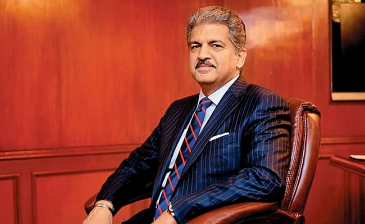 Anand Mahindra Shares US Salesperson's Reaction To India-Made iPhone 15