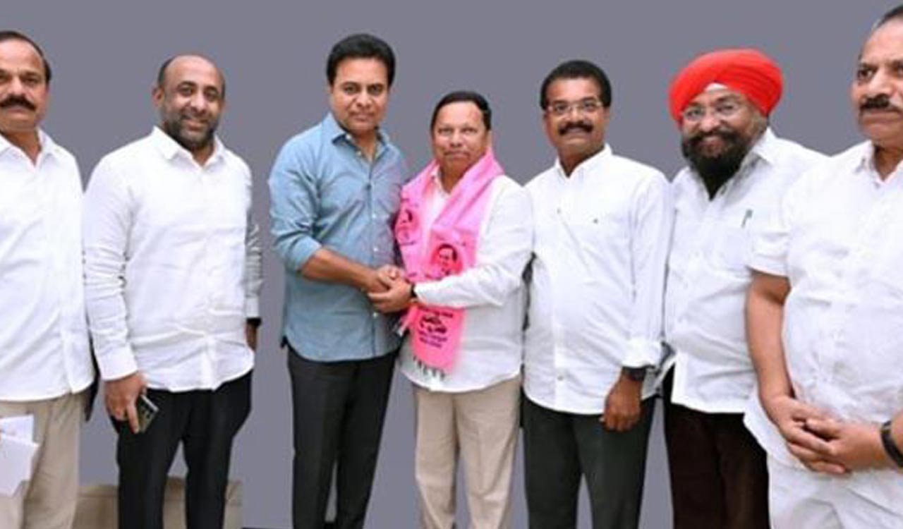 Congress senior leader Erra Shekhar joins BRS