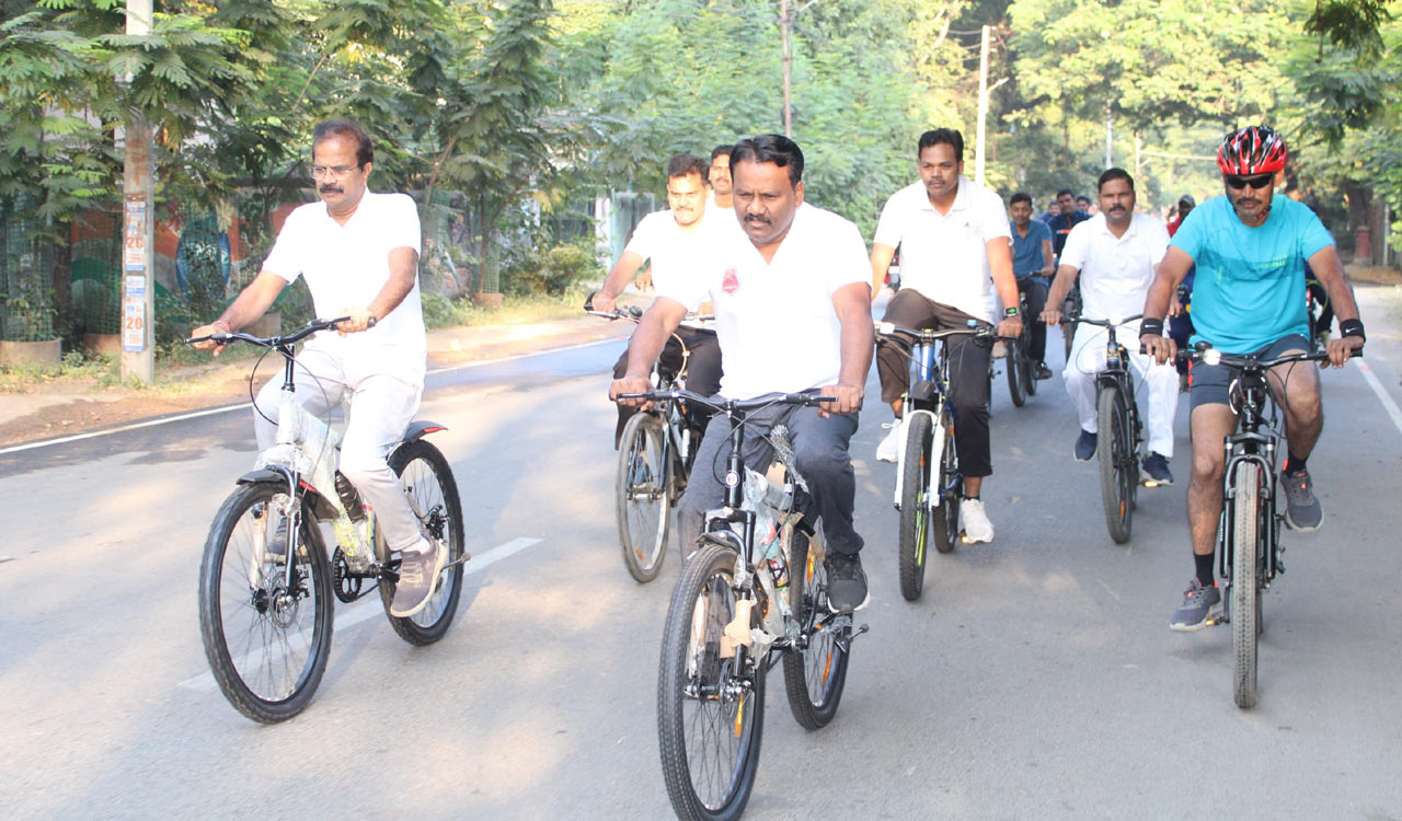 Police Commemoration day: Adilabad Cops organise ‘bike rally’