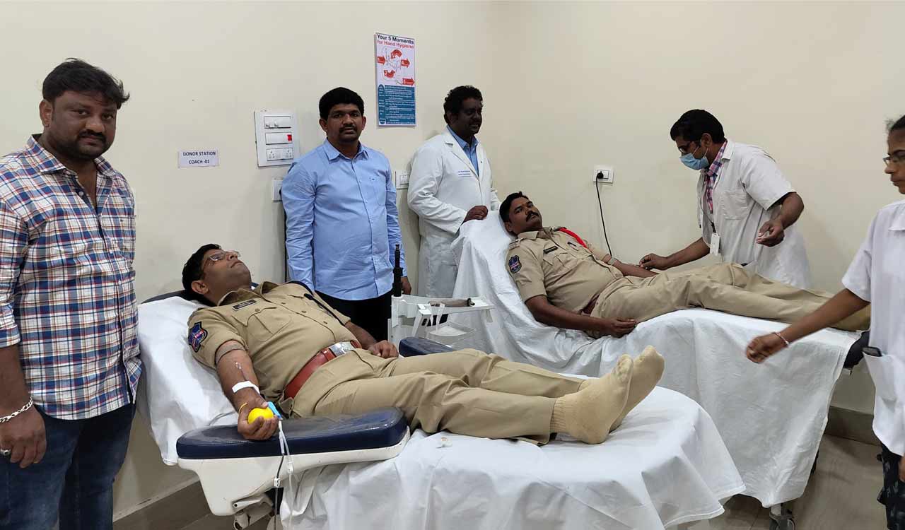 Police blood donation camps in Kothagudem evoke good response