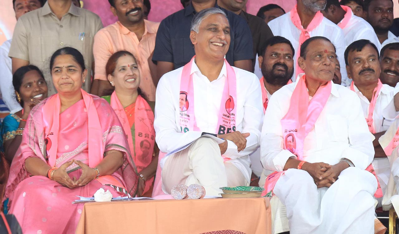 Telangana Elections 2023: Madan Reddy, Sunitha Reddy to campaign together