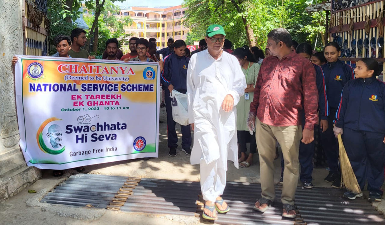 CDU organises Swachhata drive in Hanamkonda, Hyderabad campuses