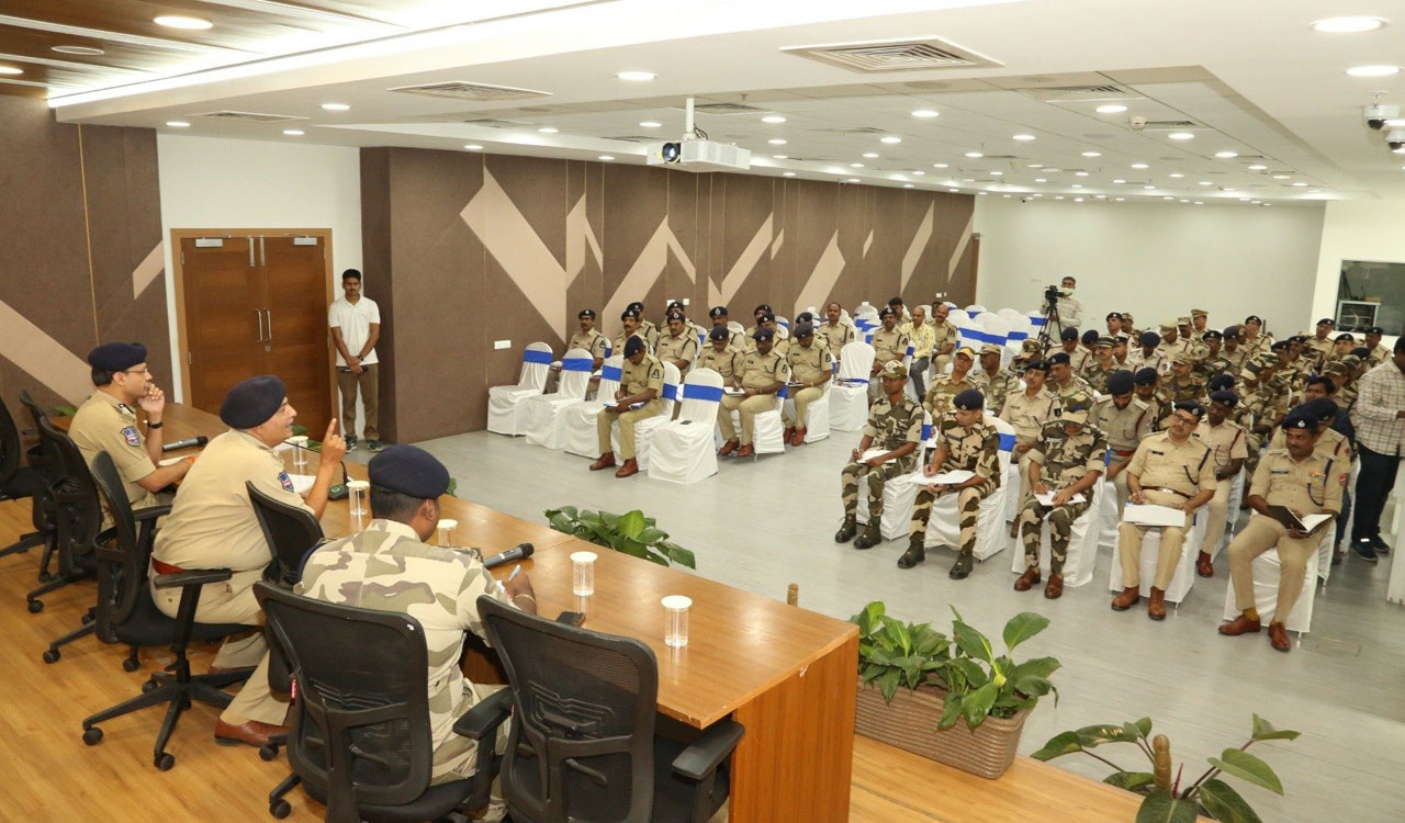 Hyderabad CP holds meetings with CAPF officials