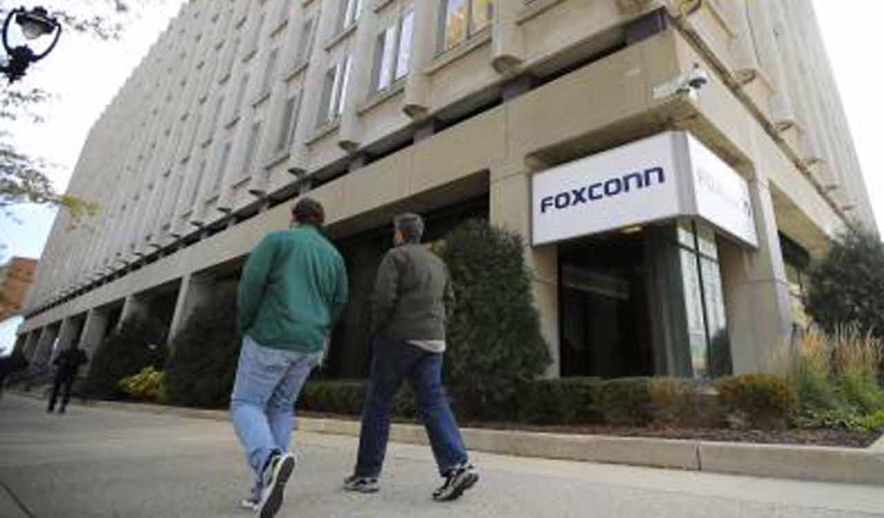 Chinese authorities launch investigation into Foxconn, iPhone manufacturer