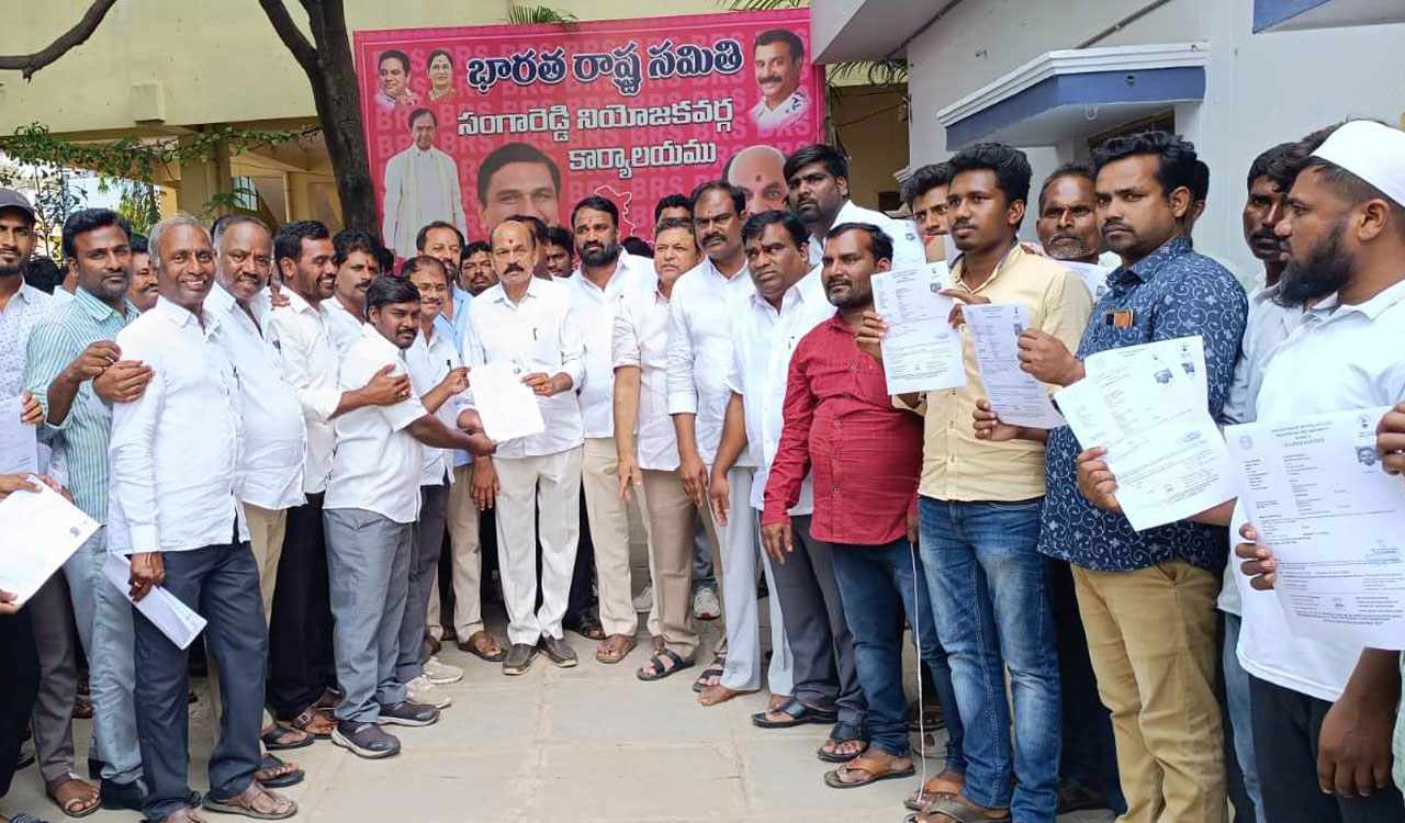 Sangareddy: Chintha Prabhakar reaches out to young voters