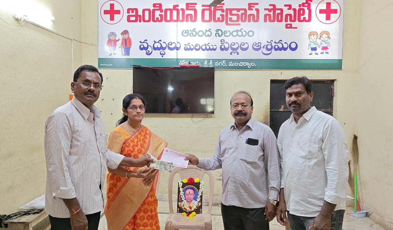 Doctor couple donates Rs 48,000 for orphanage in Mancherial