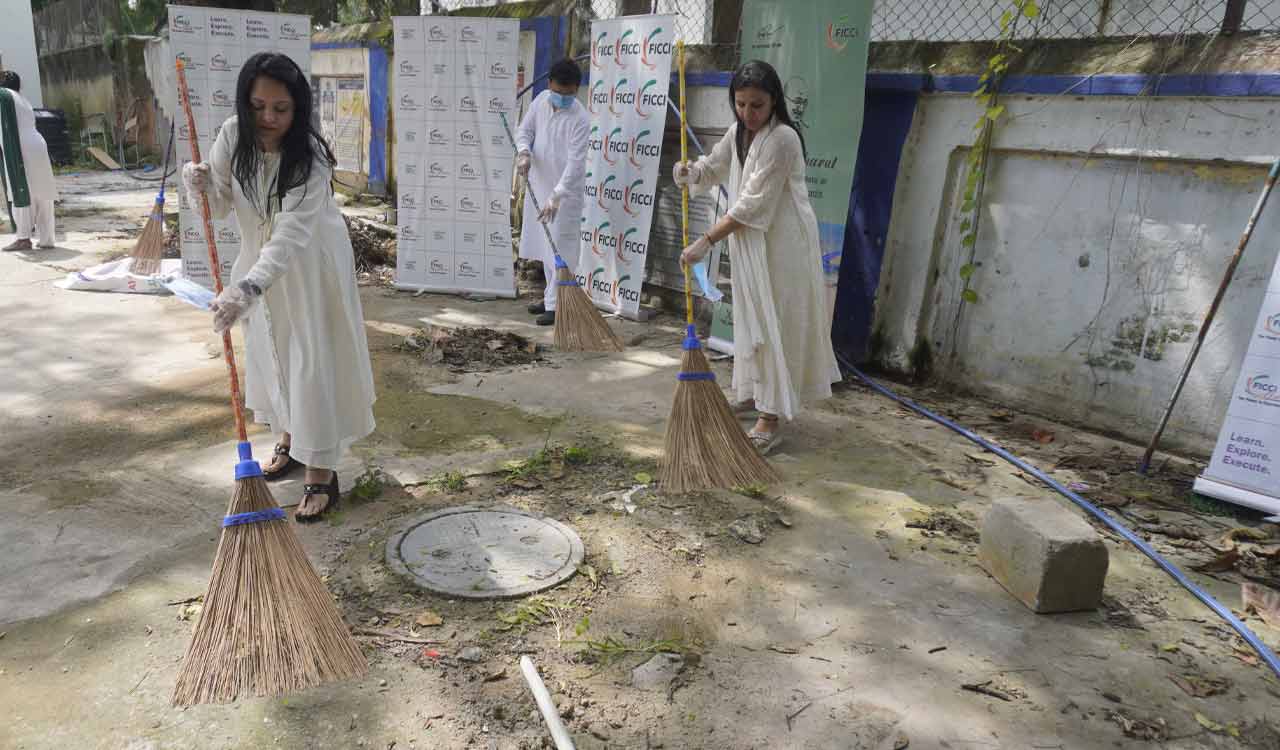 FICCI, FLO, YFLO organised Swachhata Hi Seva