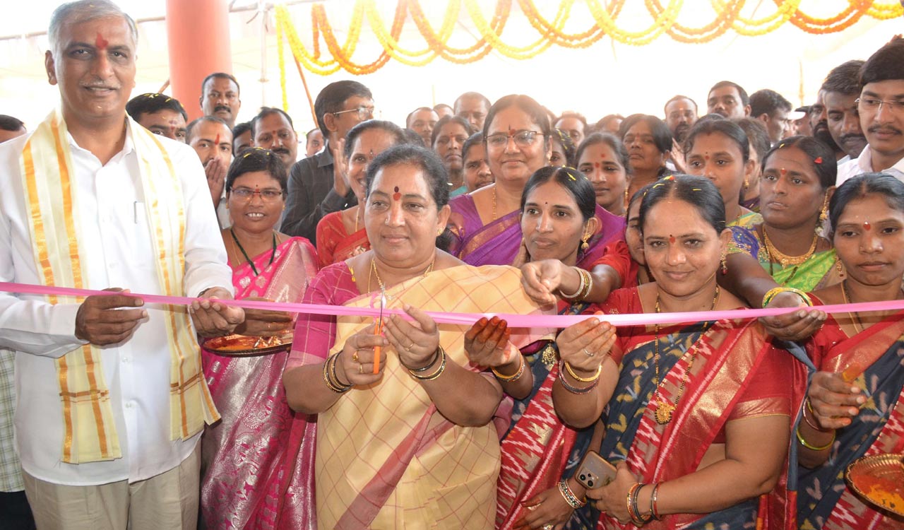 Harish Rao inaugurates Old age home, Mahila Samakhya Bhavan in Siddipet