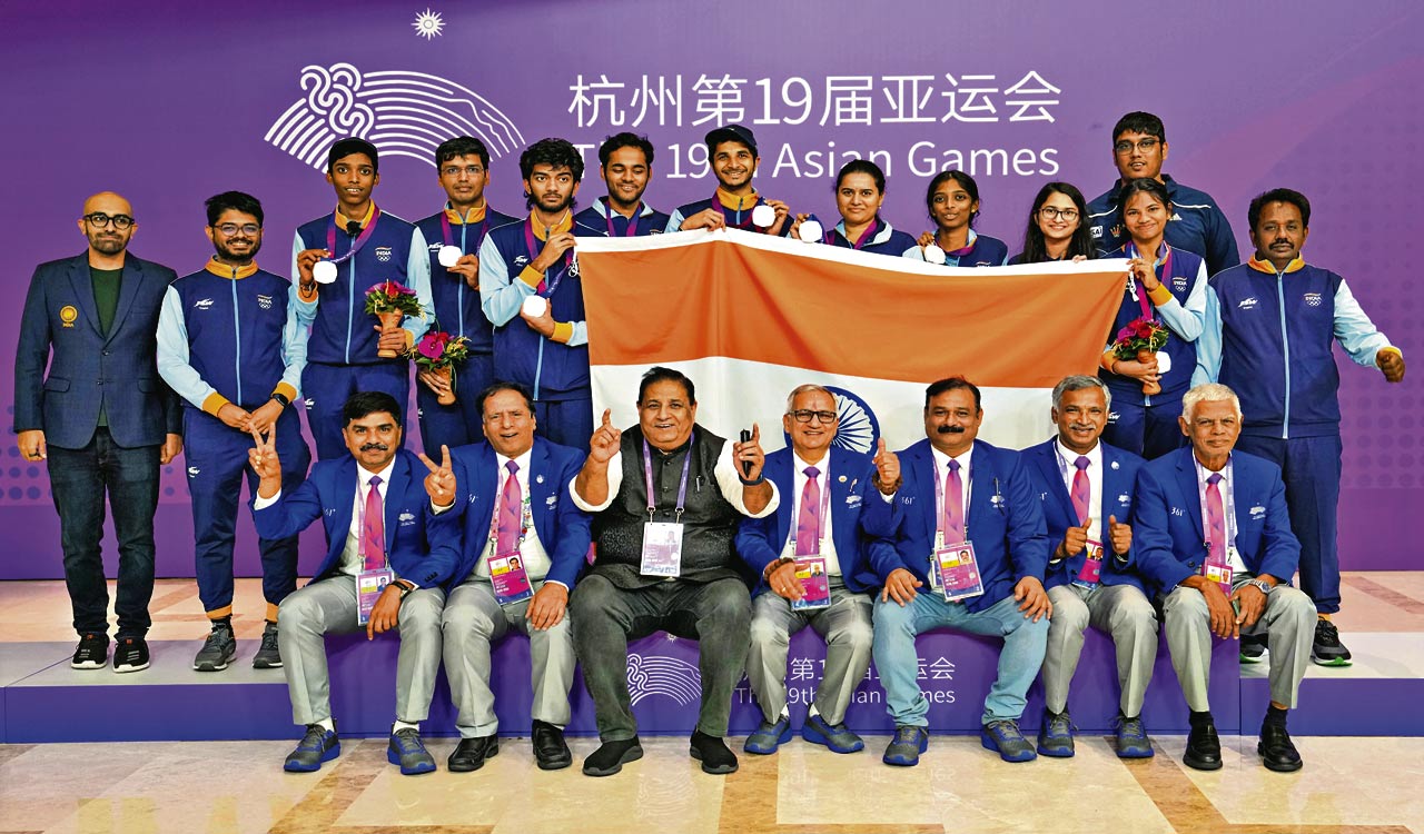 Indian men, women chess teams clinch silver at Asian Games