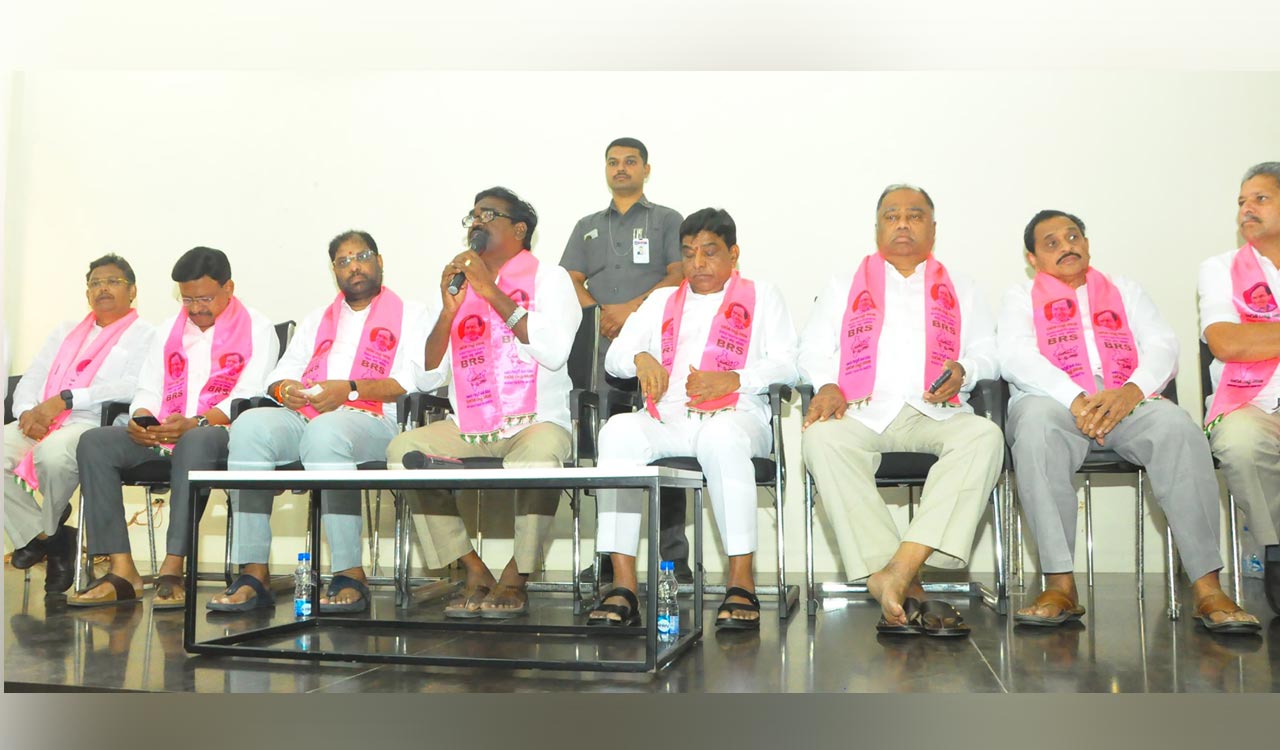 Khammam BRS leaders tear into Tummala for his comments against CM KCR