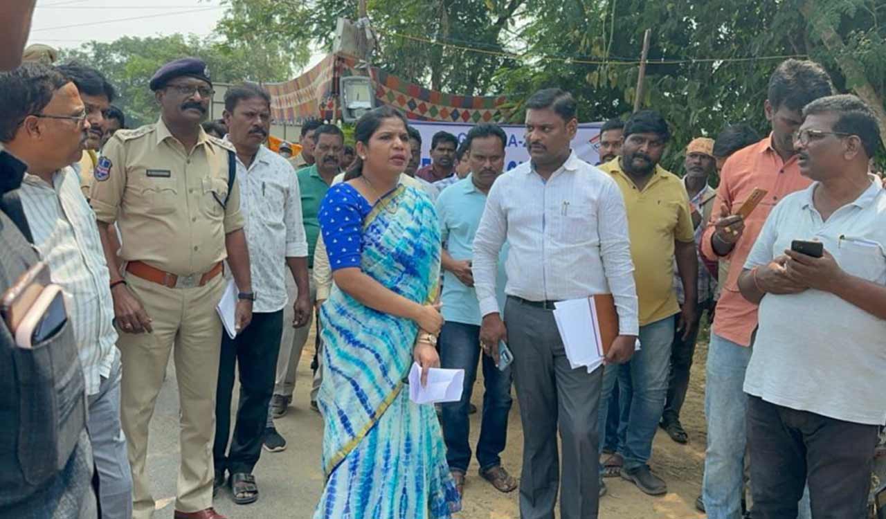 Kothagudem Collector inspects polling stations and inter-State check posts