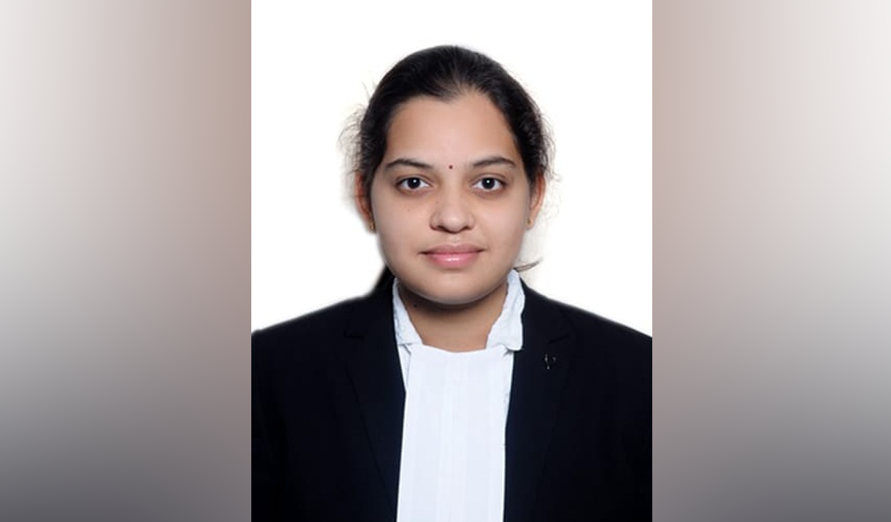 Mancherial girl bags two gold medals in LLB