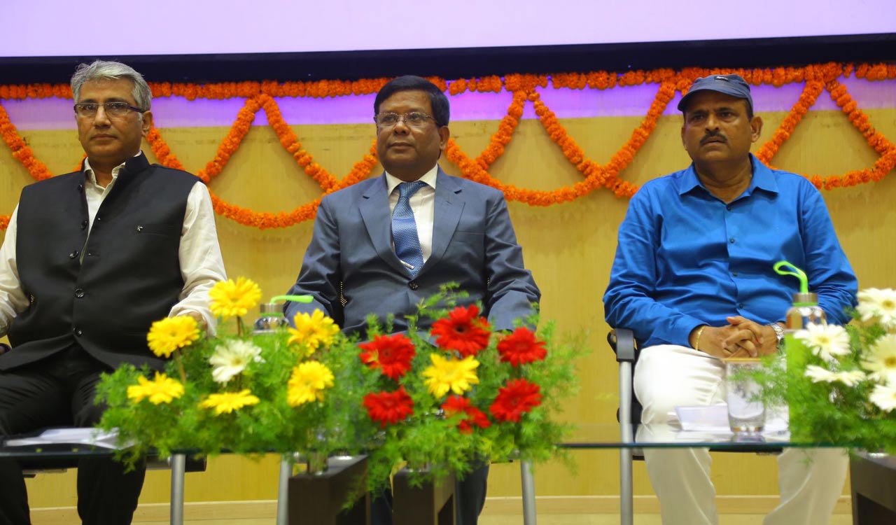 NIT-Warangal celebrates 65th Foundation Day; NITWAA launches App