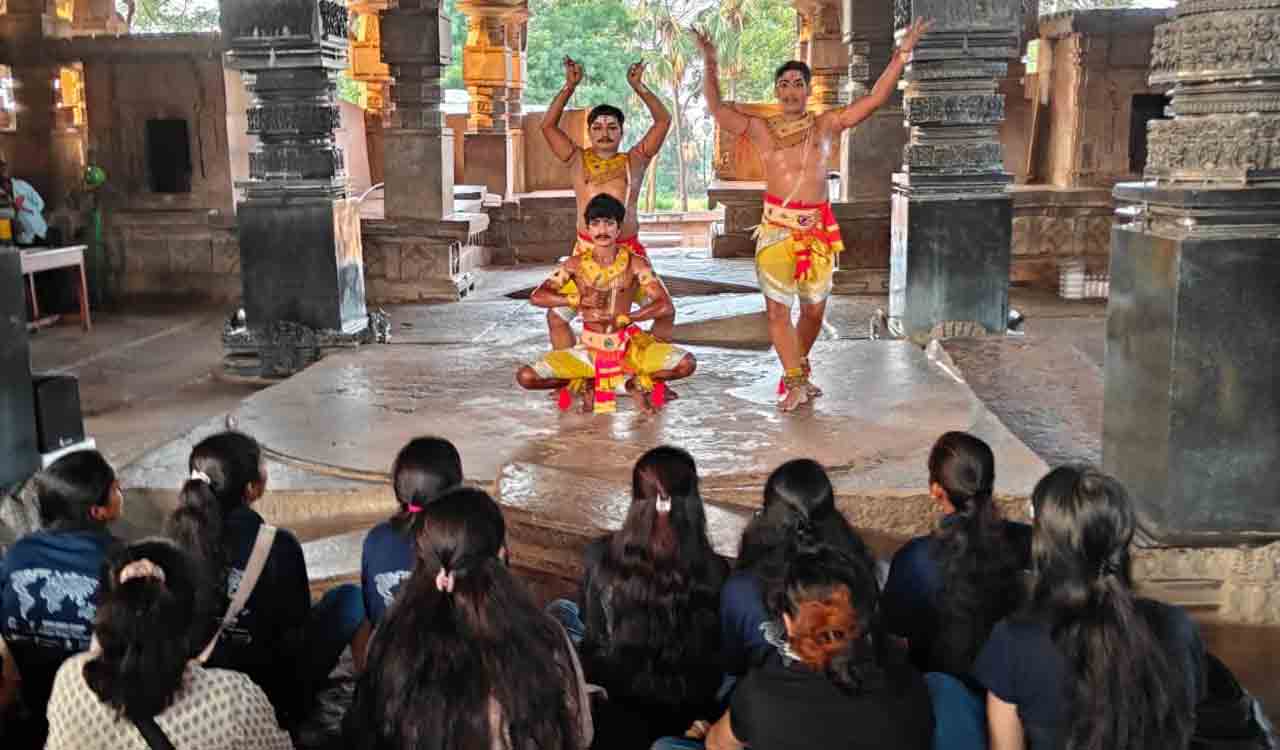 Perini Sivatandavam lights up Ramappa temple during WHC camp