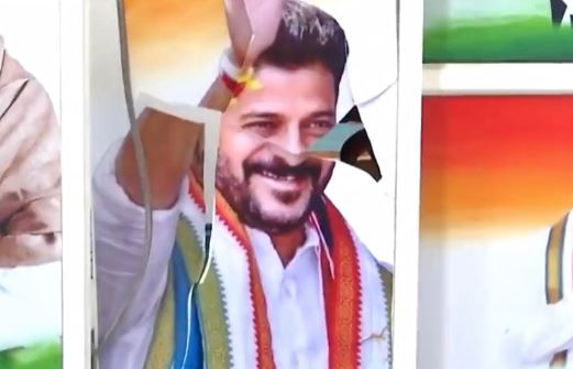 Protests at Gandhi Bhavan as Cong denies Jubilee Hills ticket to Vishnu Vardhan Reddy