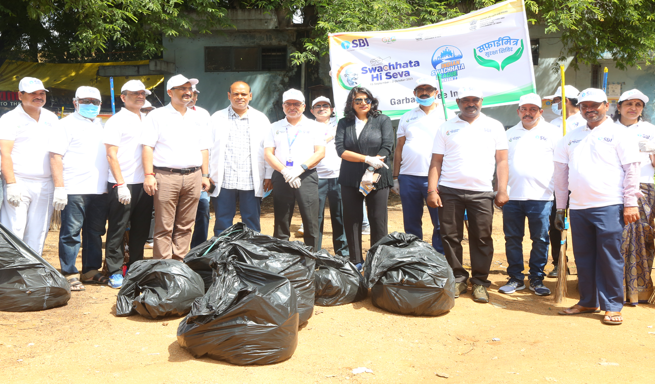 SBI leads 165 Swachchata drives across Telangana for ‘Ek Tareek, Ek Ghanta’