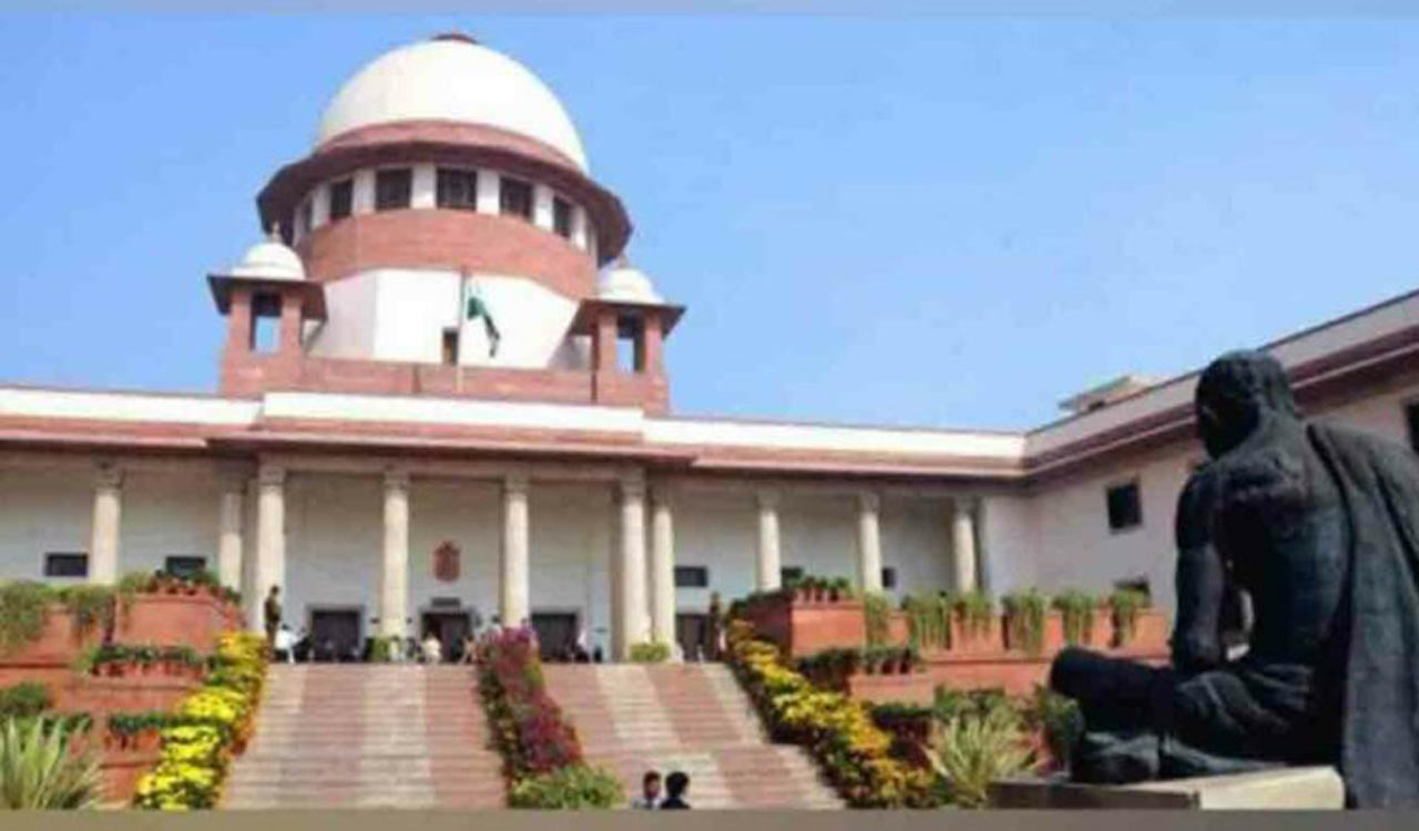 SC issues notices to Delhi Police on pleas of NewsClick editor, HR head in UAPA case