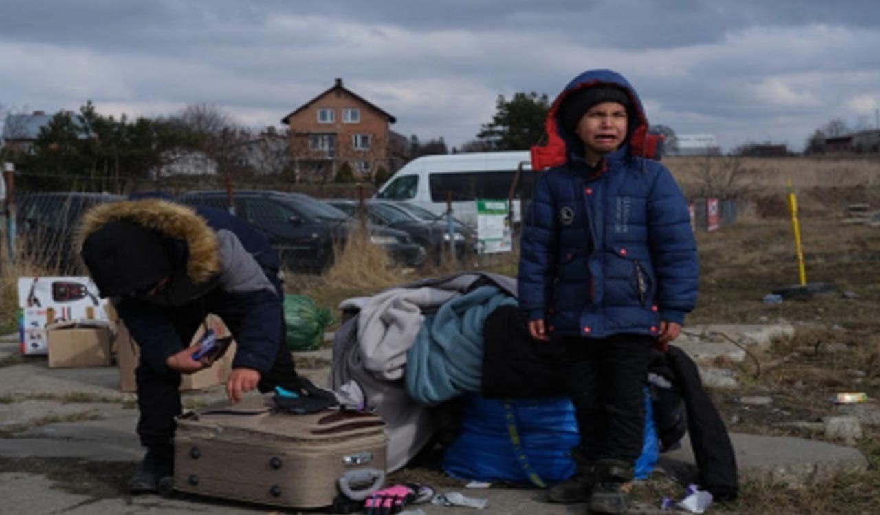 Ukraine begins forced evacuation of kids from frontline areas