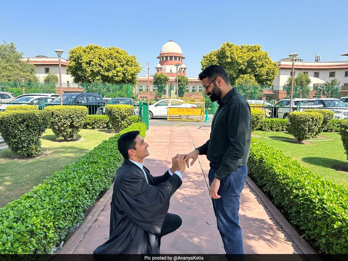 "We'll Return": Gay Couple Exchange Rings In Front Of Supreme Court