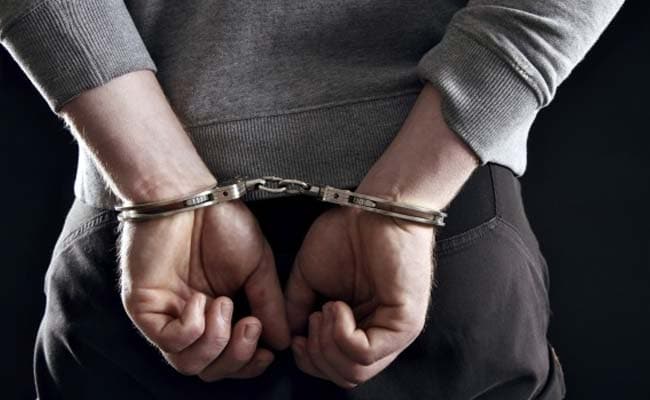 Man Thrashed For Molesting Teen Girl Inside Mumbai Train, Arrested