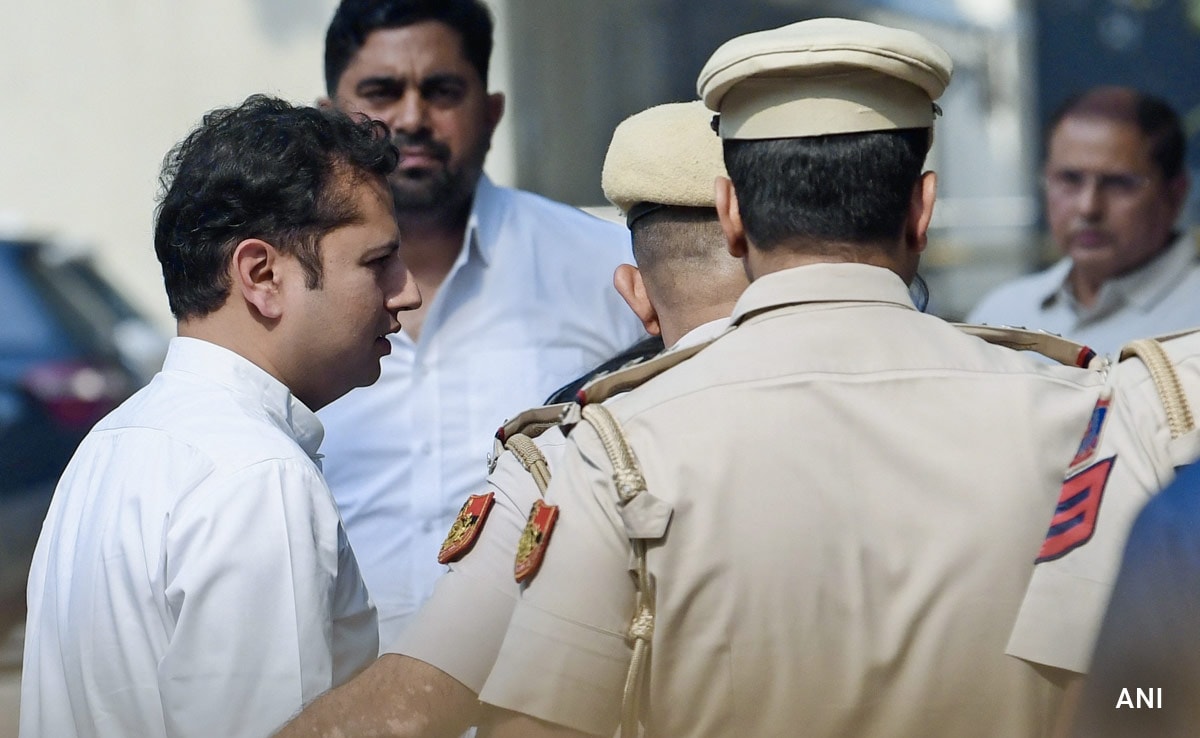 Ashok Gehlot's Son Questioned For 9 Hours By Probe Agency, Summoned Again