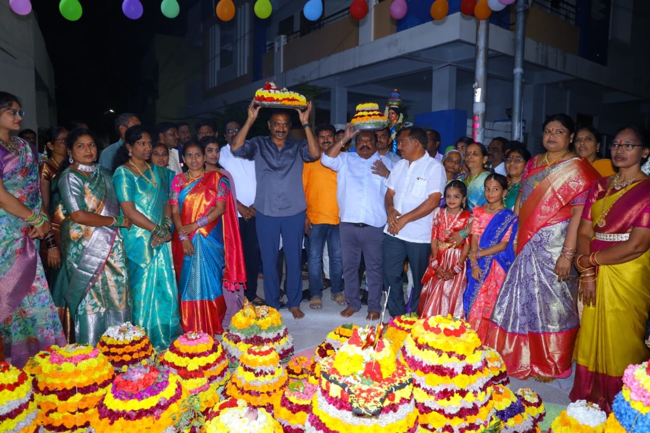 Saddula Bathukamma celebrated on grand scale in erstwhile Karimnagar