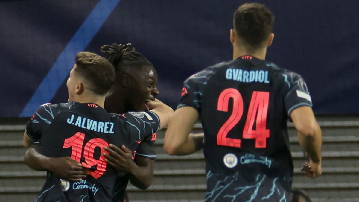 Julian Alvarez And Jeremy Doku Strike Late To Push Man City Past Leipzig