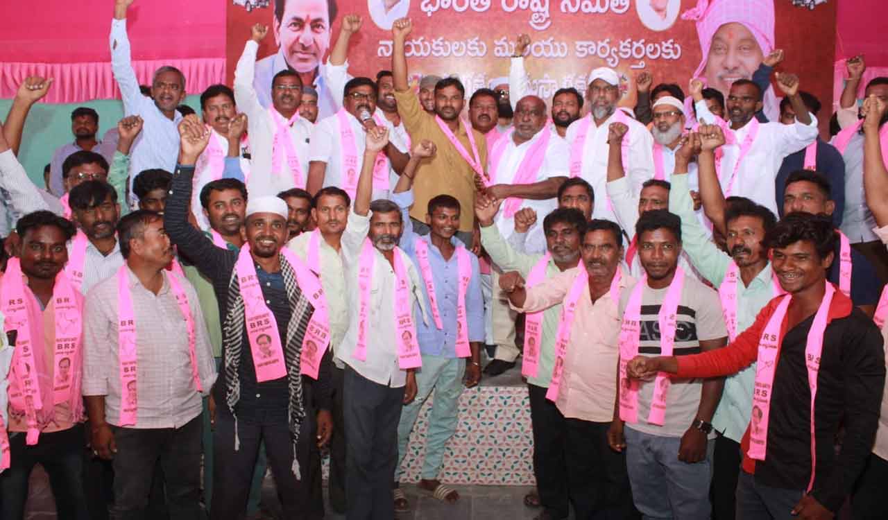 300 activists of Congress, BJP join BRS in Adilabad