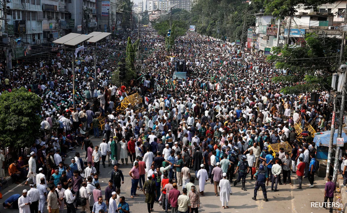 US Condemns Violence In Bangladesh, Calls For Calm, Restraint