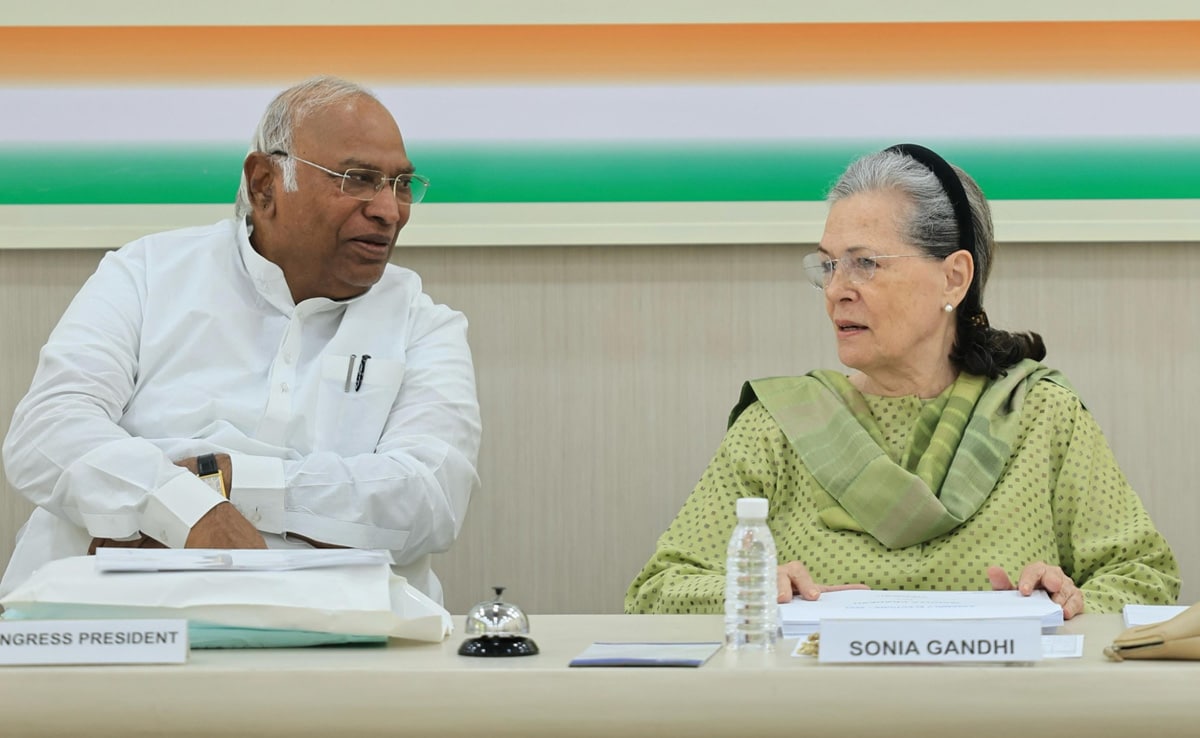 "Best-Suited To Fight for India's Soul": Sonia Gandhi Endorses M Kharge