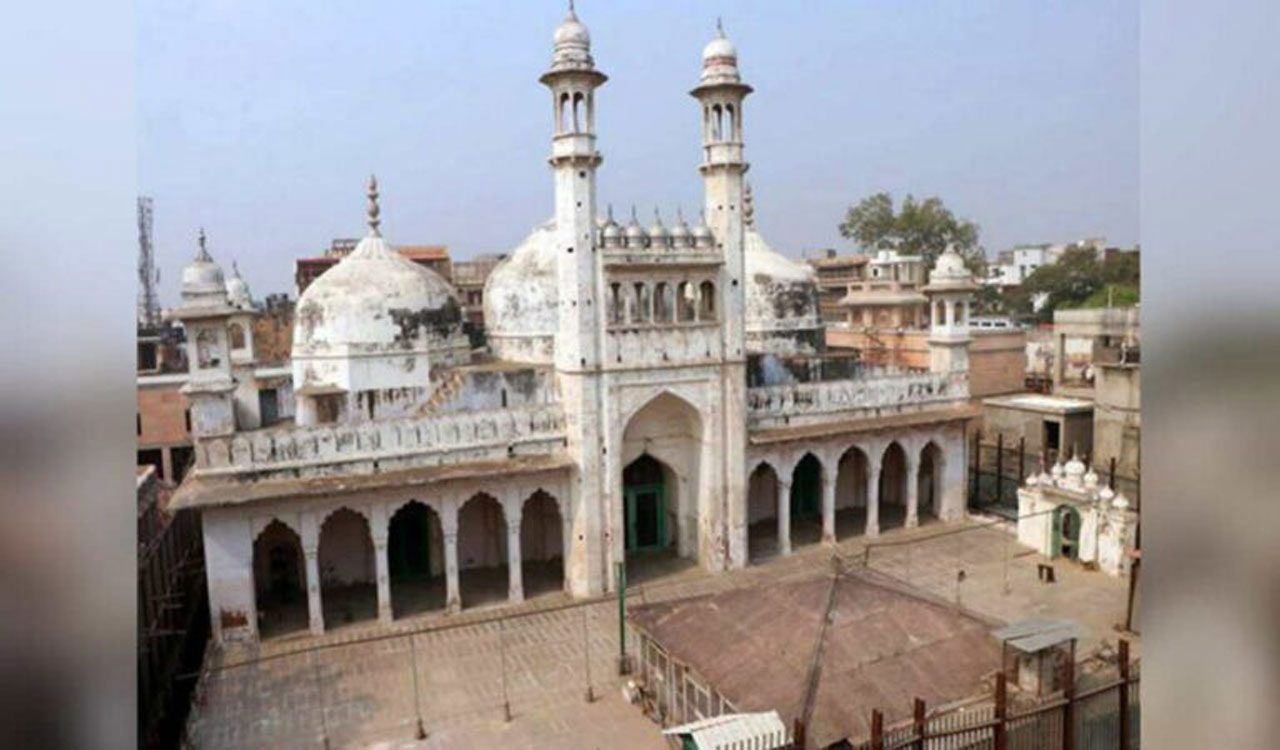 Gyanvapi mosque body files SLP in SC against Allahabad HC order transferring its plea