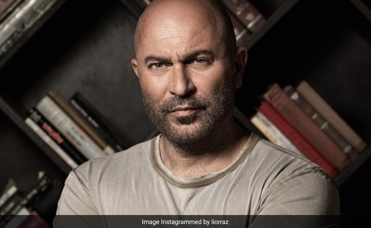 Video: 'Fauda' Star Lior Raz Takes Shelter As Rockets Rain Down At Israel Frontline