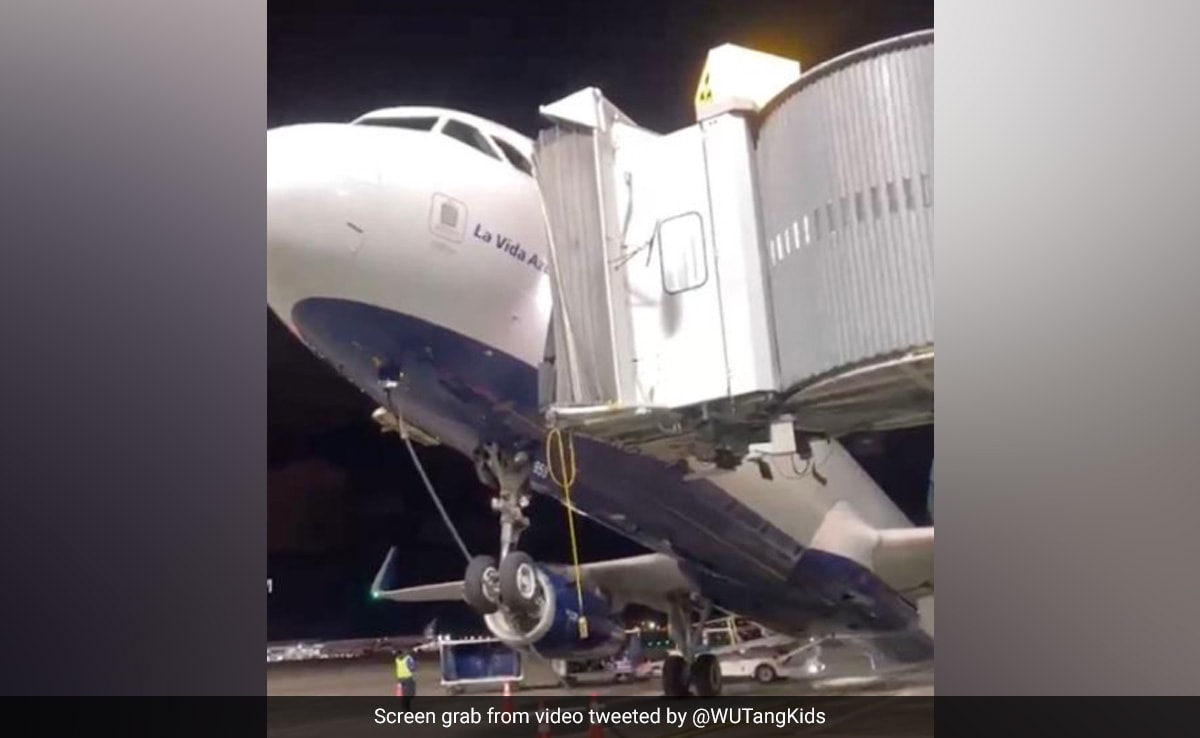 Shocking Pics Show Plane In US Tipping Backward As Passengers Exit Aircraft