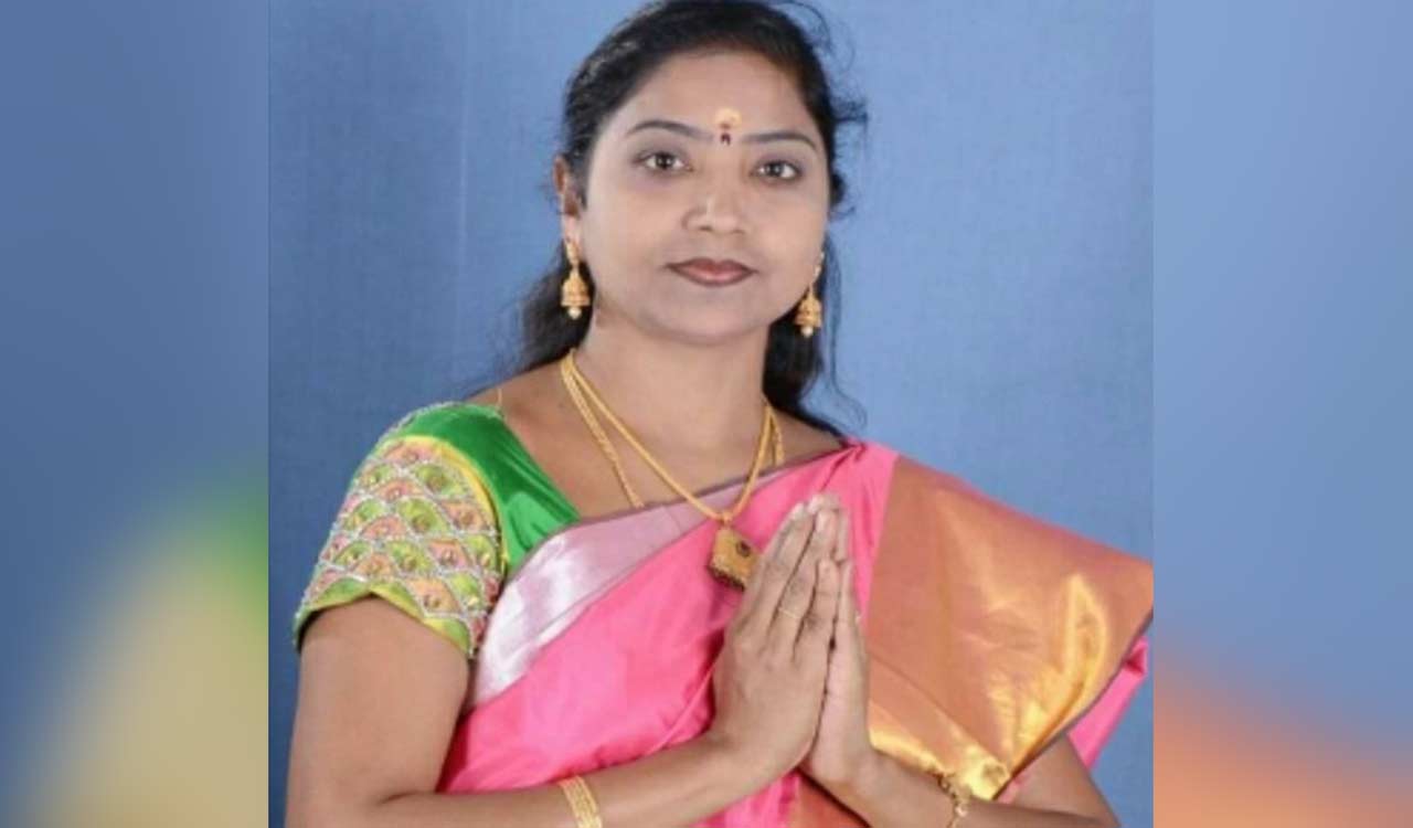 Khanapur MLA Rekha Naik quits BRS