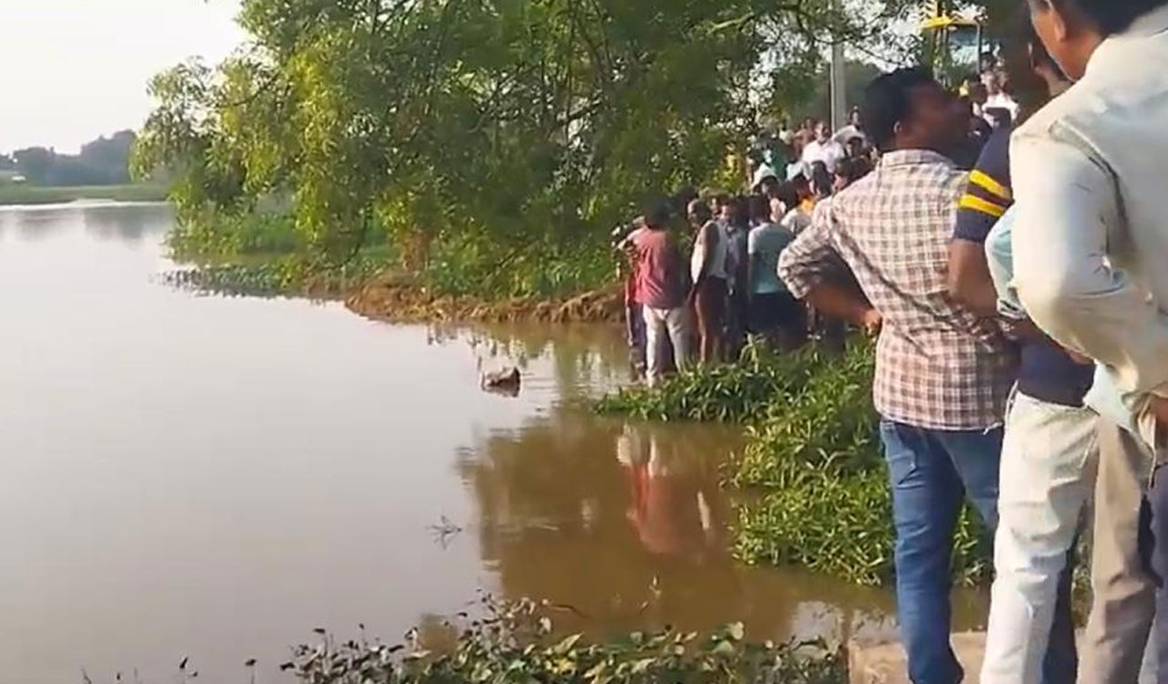 Three including two women drown in lake in Siddipet