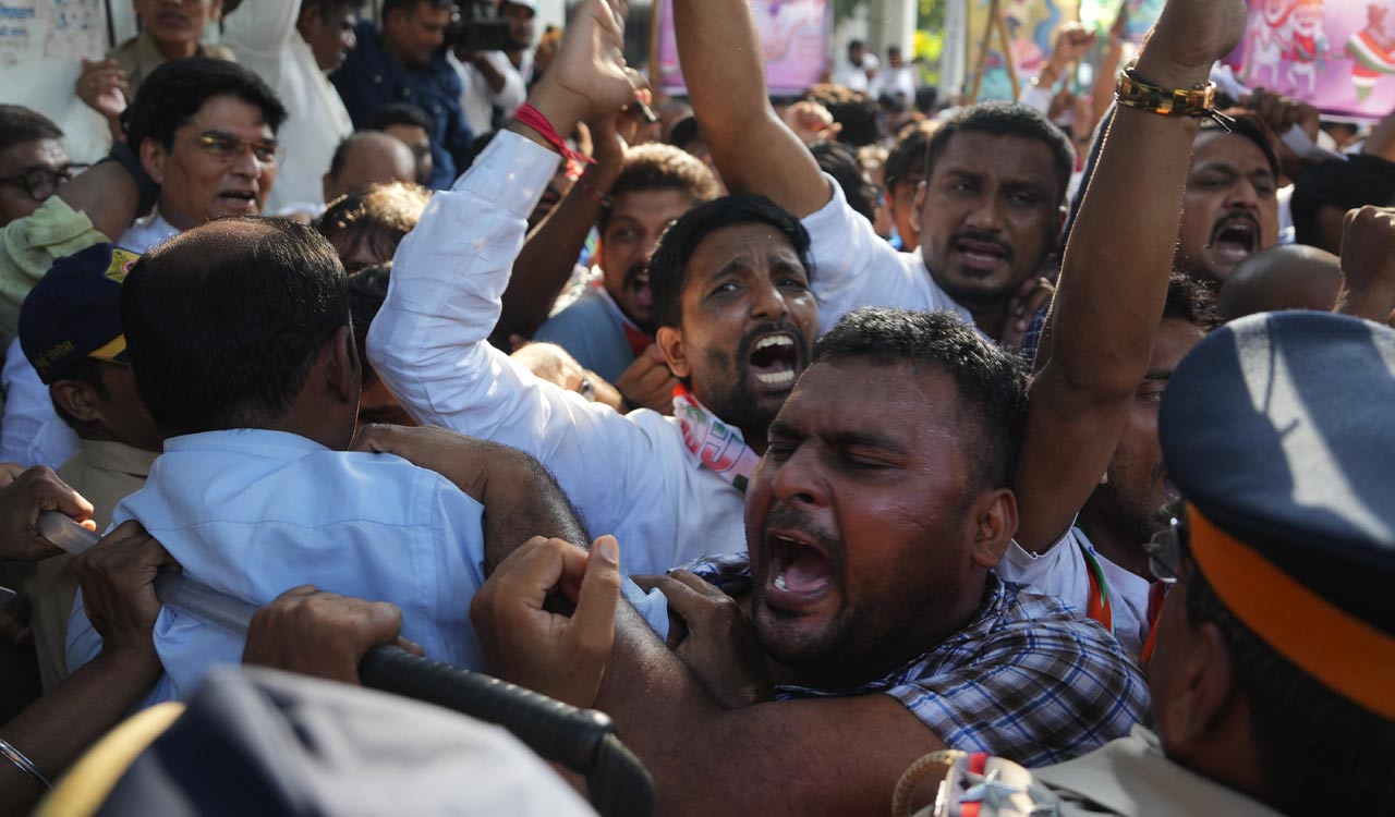 Congress holds protest across country over portraying Rahul as Ravan by BJP