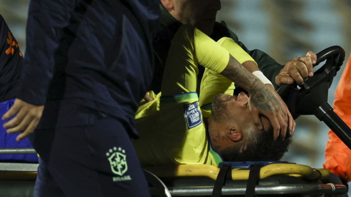 Neymar Jr Has Torn Knee Ligament, Facing Surgery