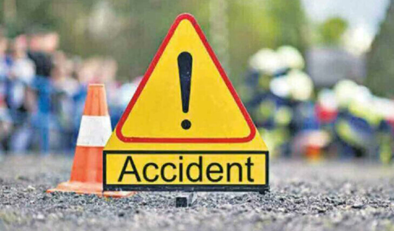 Youngster killed in road accident in Suryapet