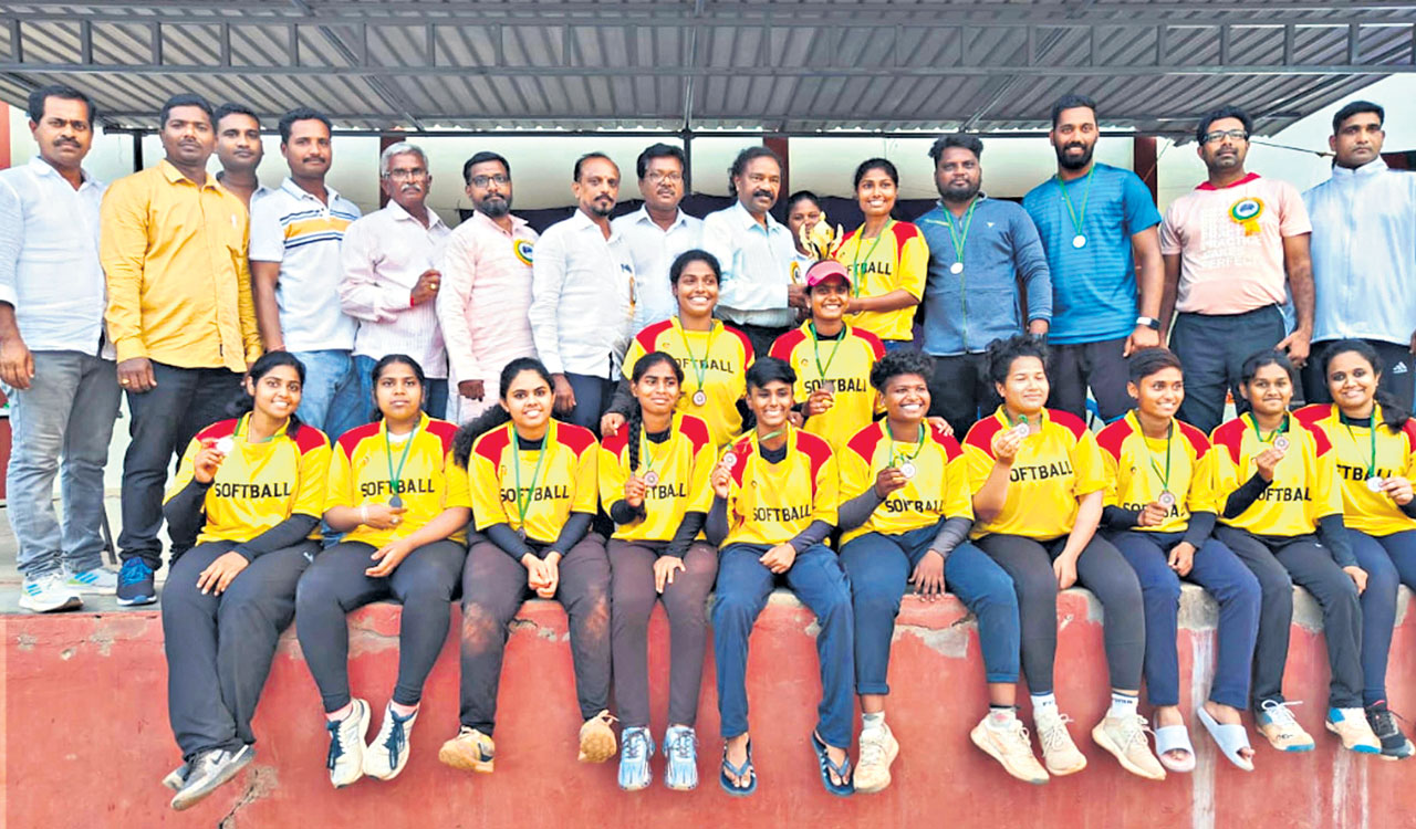 Nizamabad record easy win over Mahabubabad in TS Inter-District Softball Championship