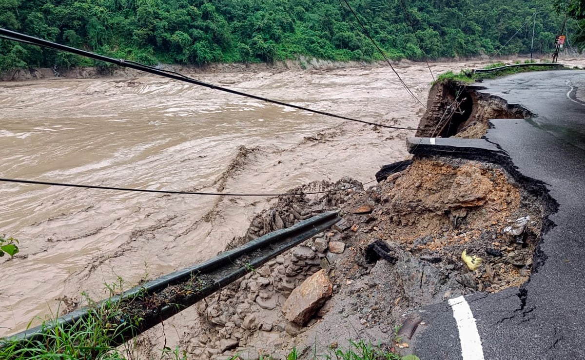 14 Killed In Sikkim Flash Floods, 23 Soldiers Among 102 Missing