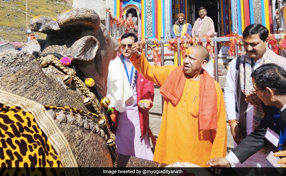 Yogi Adityanath Offers Prayers At Badrinath Dham In Uttarakhand