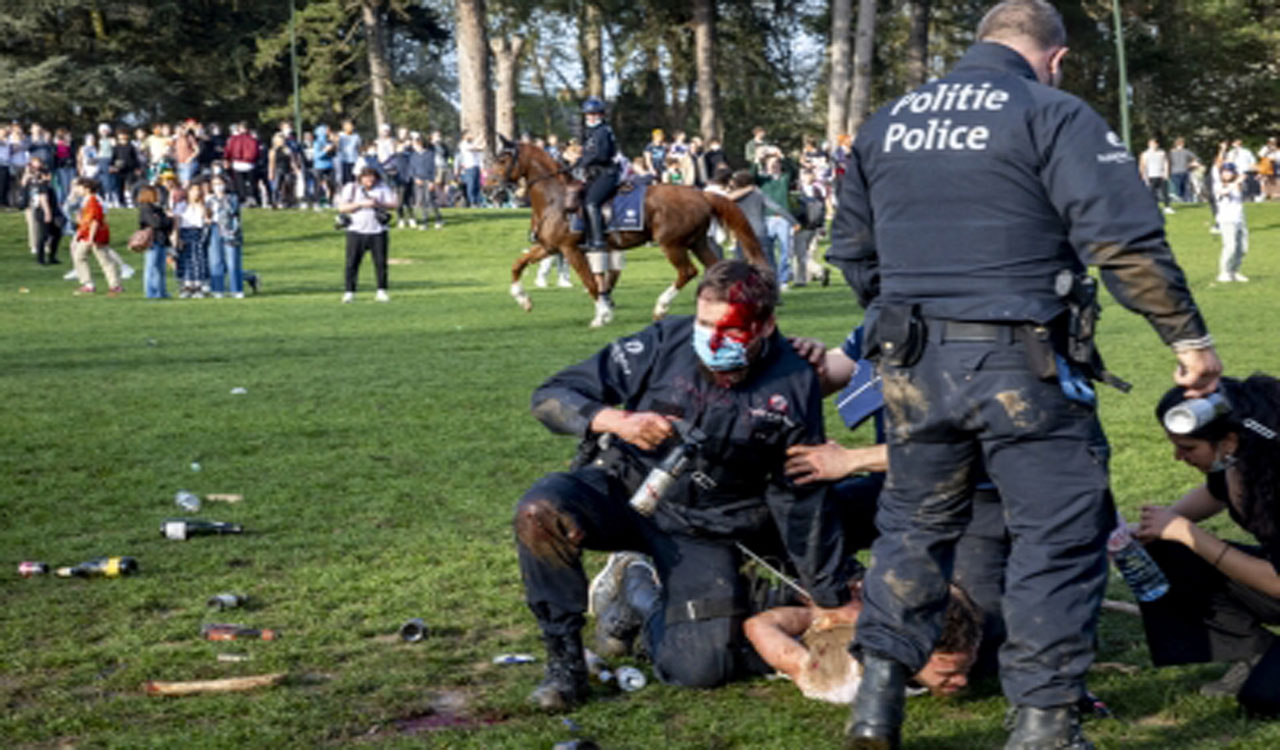 10,000 demonstrate in Brussels against ‘anti-breakers’ law