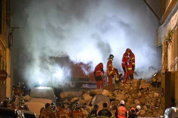 Building collapse in China leaves four dead