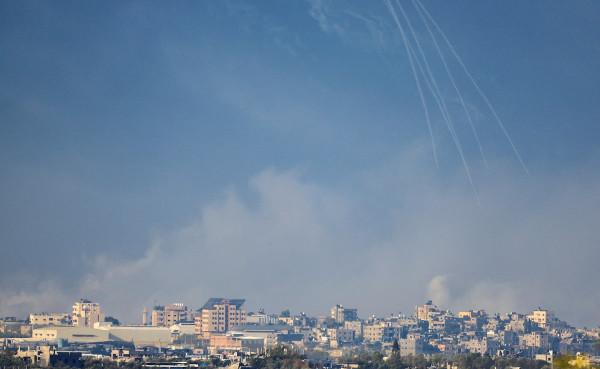 32 Killed In Israeli Air Strikes In Gaza Amid Calls For Civilians To Flee