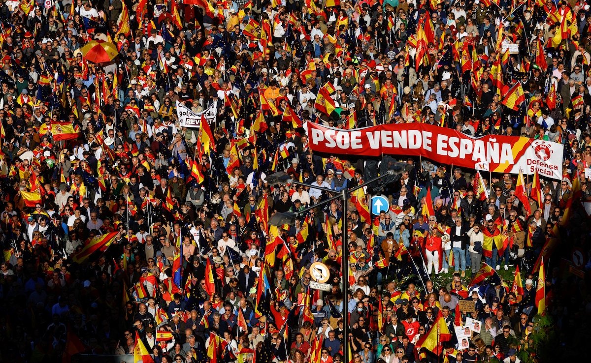 Biggest Protest In Spain Against Separatist Amnesty Law Draws 1,70,000