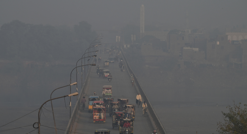 Pakistan's Lahore, Karachi blanketed rank as two most polluted cities in world